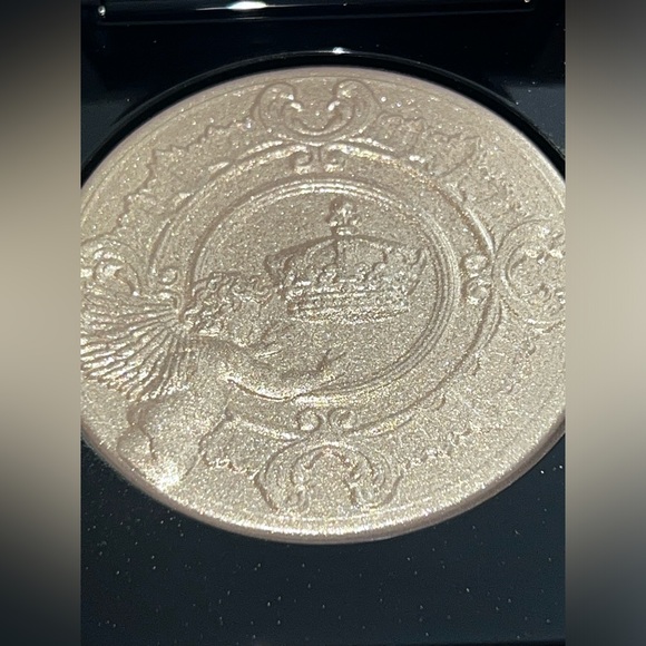 Pat McGrath Labs X Bridgerton Highlighter✨ - Picture 7 of 7